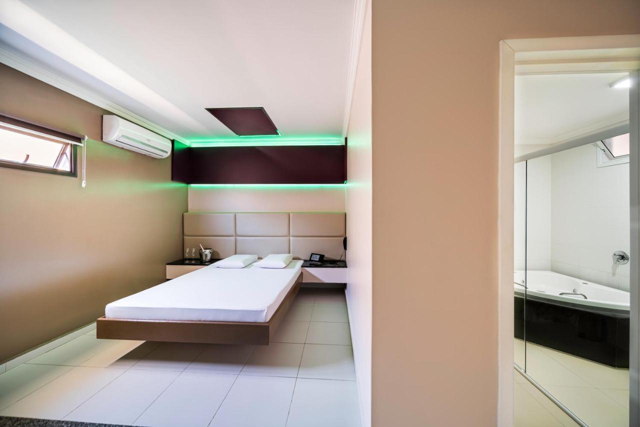 Savanas Motel Понта Гроса Екстериор снимка