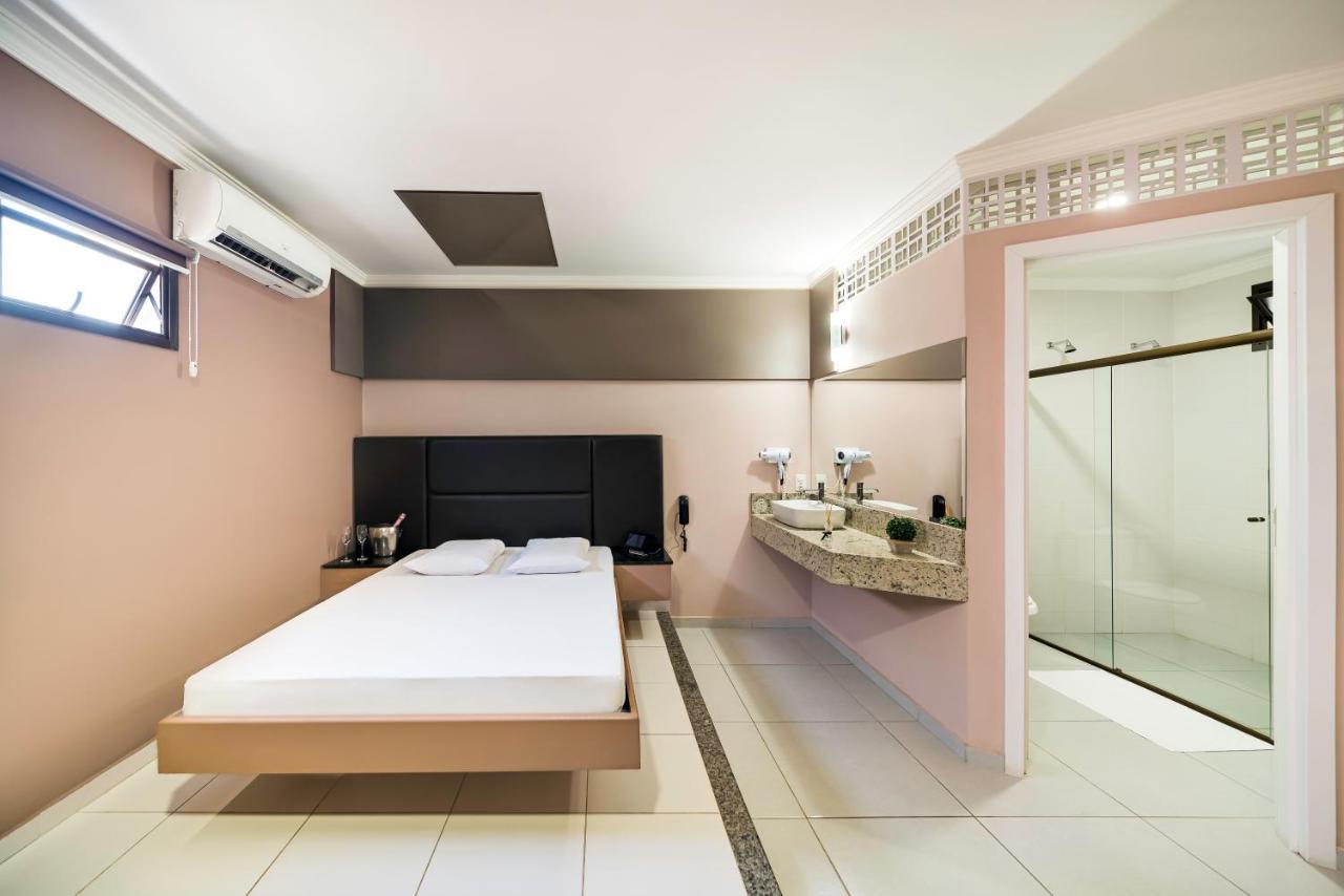 Savanas Motel Понта Гроса Екстериор снимка