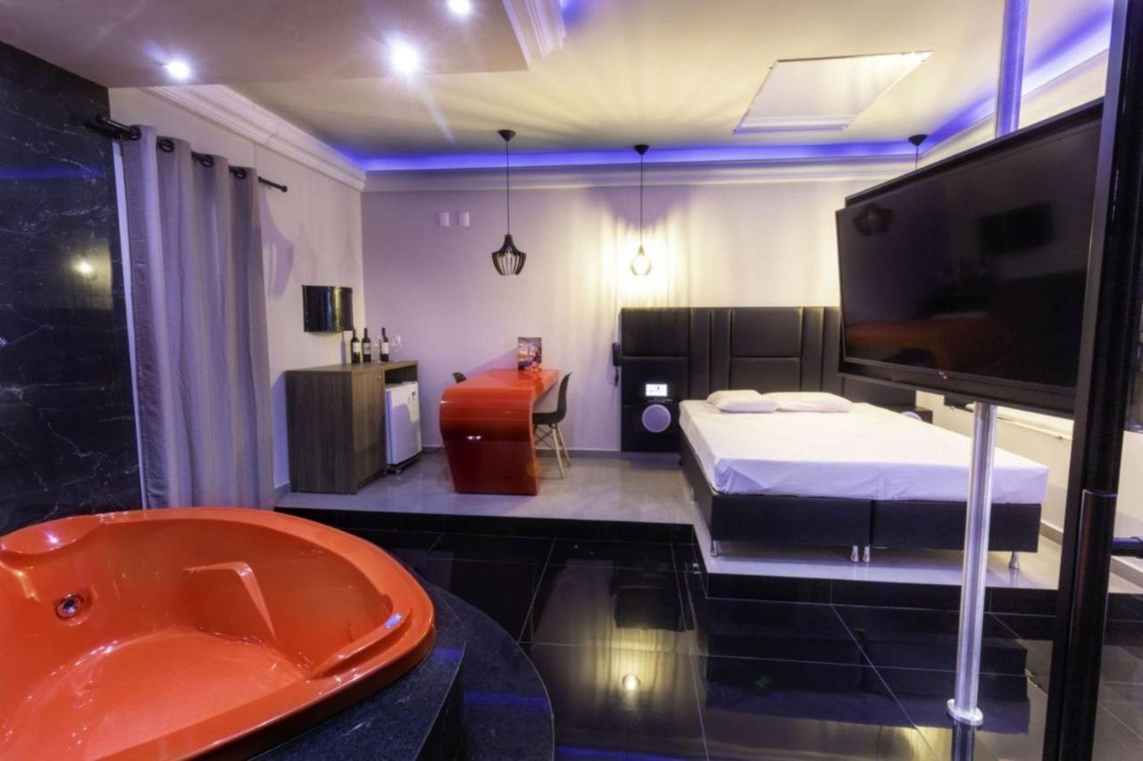 Savanas Motel Понта Гроса Екстериор снимка